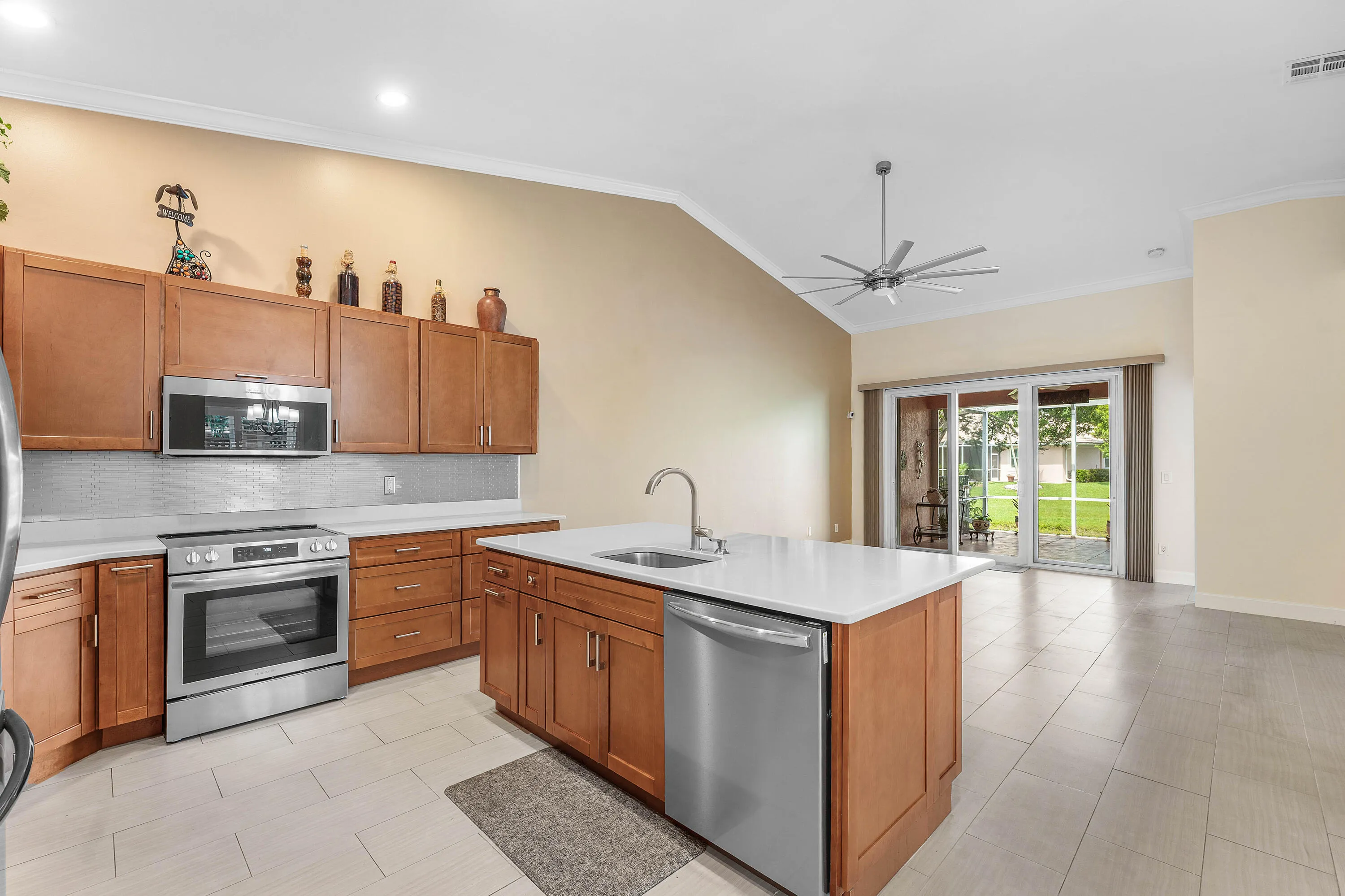 KITCHEN AND LIVING AREA
