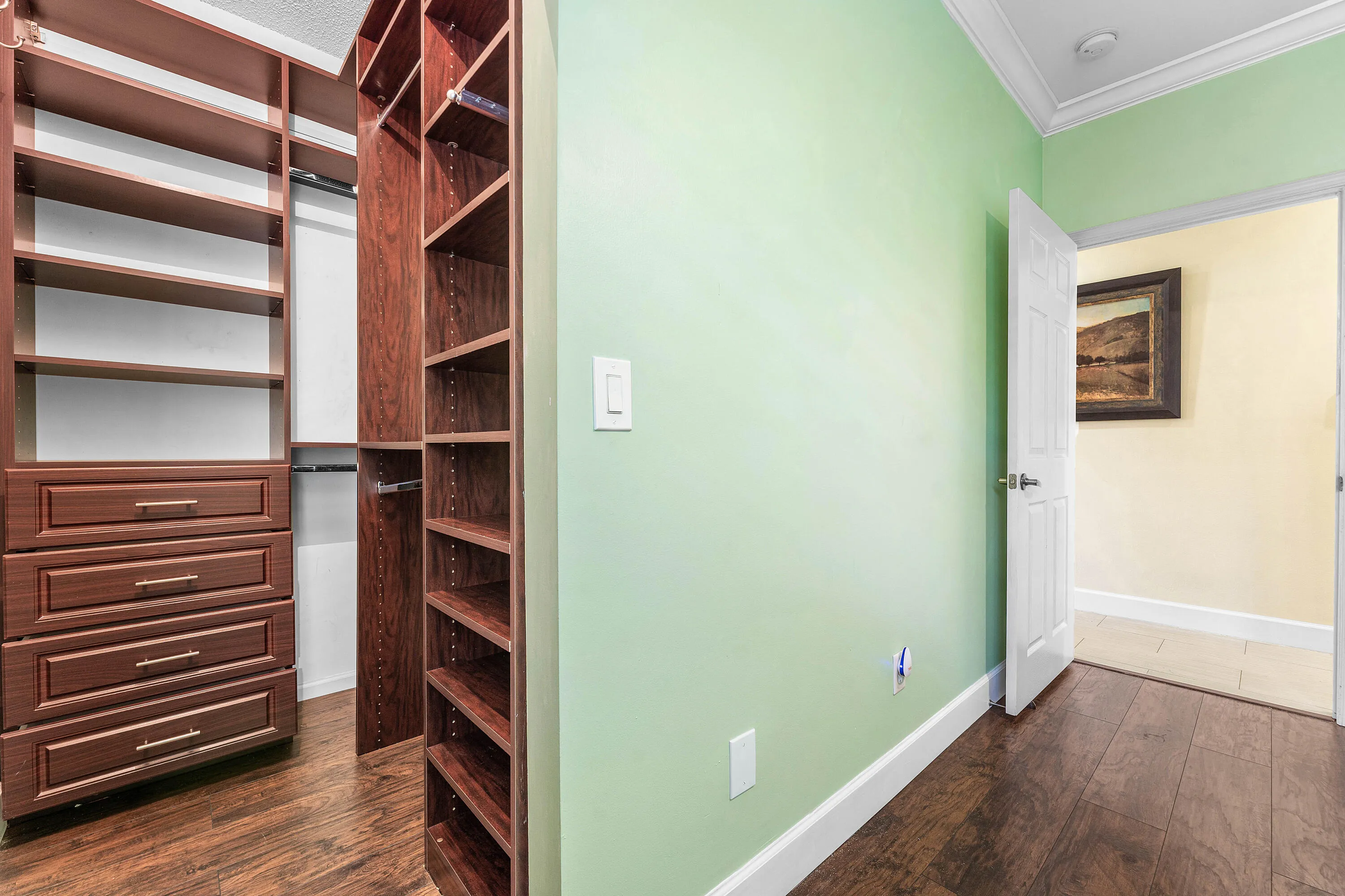1ST BEDROOM