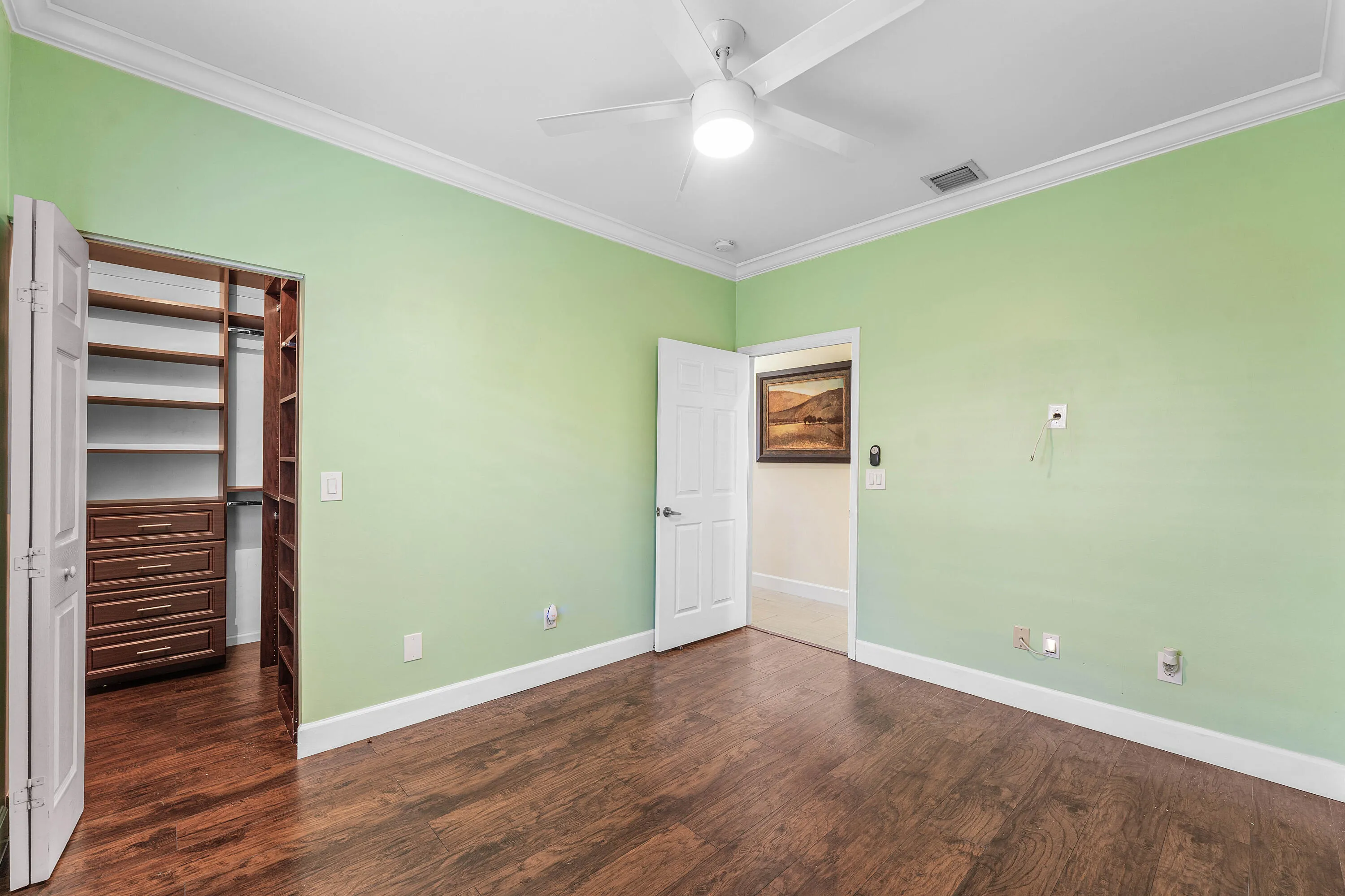 1ST BEDROOM