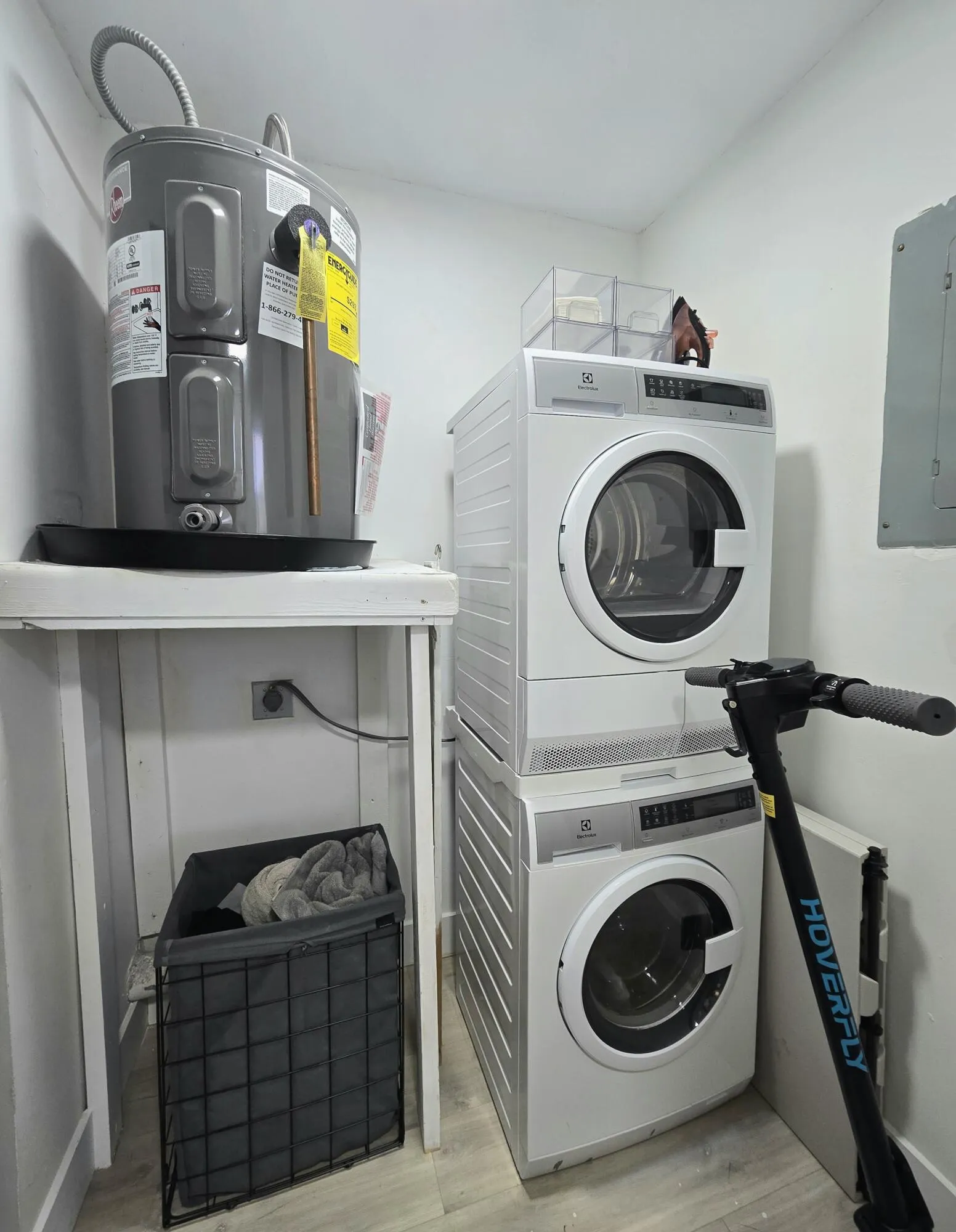 Spacious Utility Room with FULL size W&D