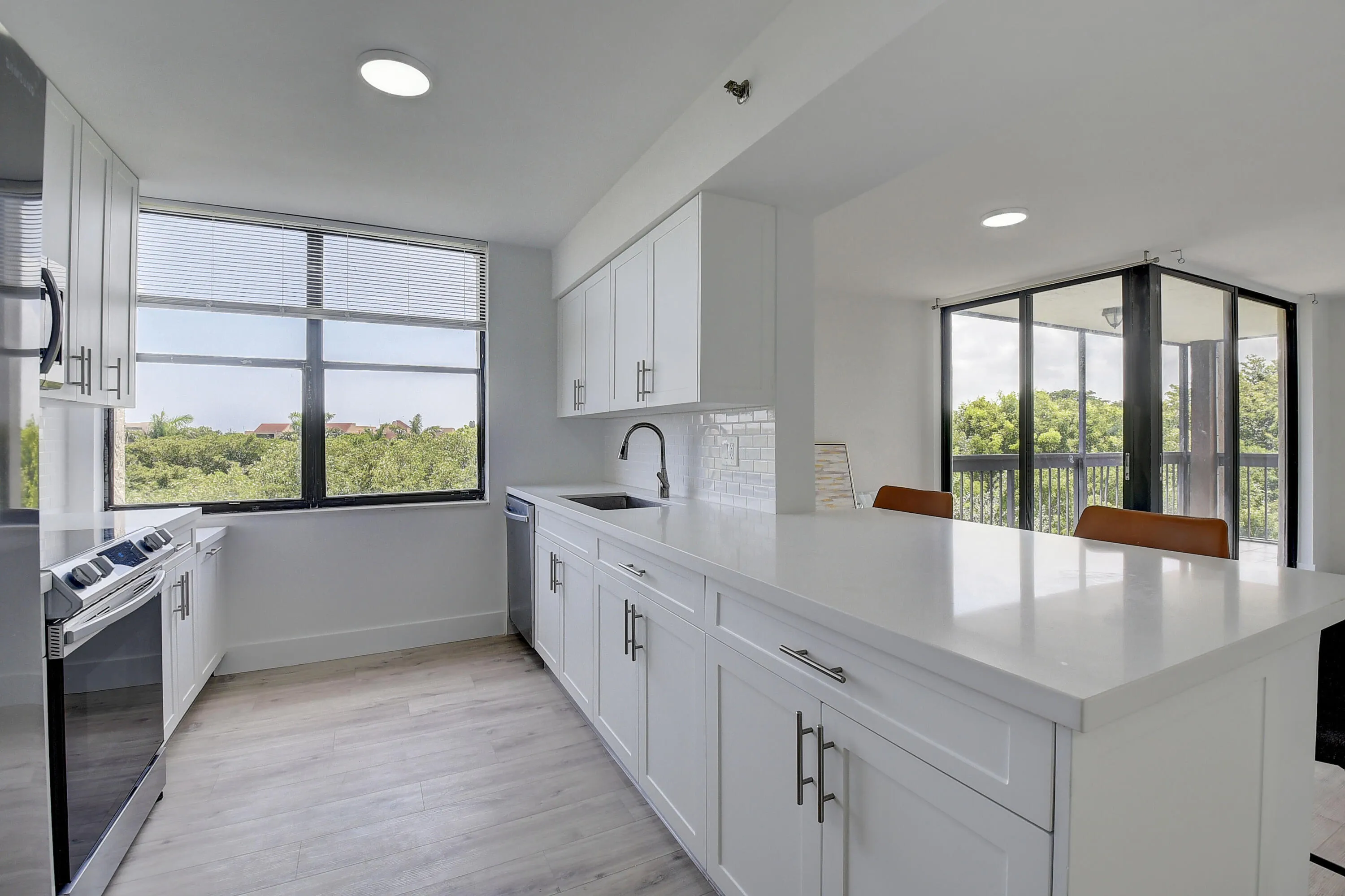 Open Spacious Layout and Plenty of Sunlight