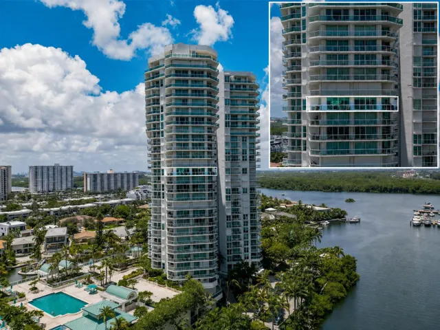 17 FLOOR Waterfront Condo with Pool and