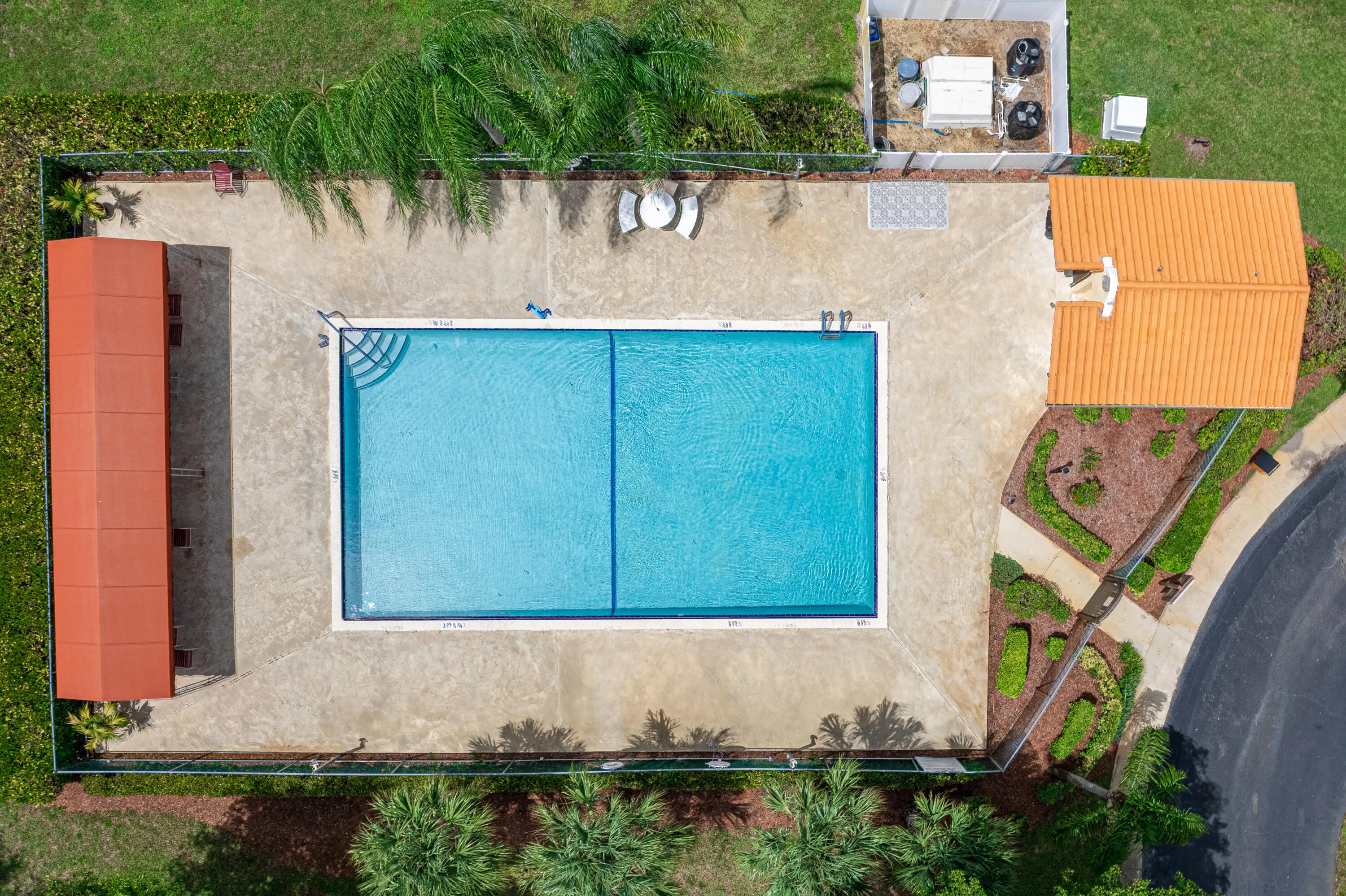 Aerial-Tennis Pool
