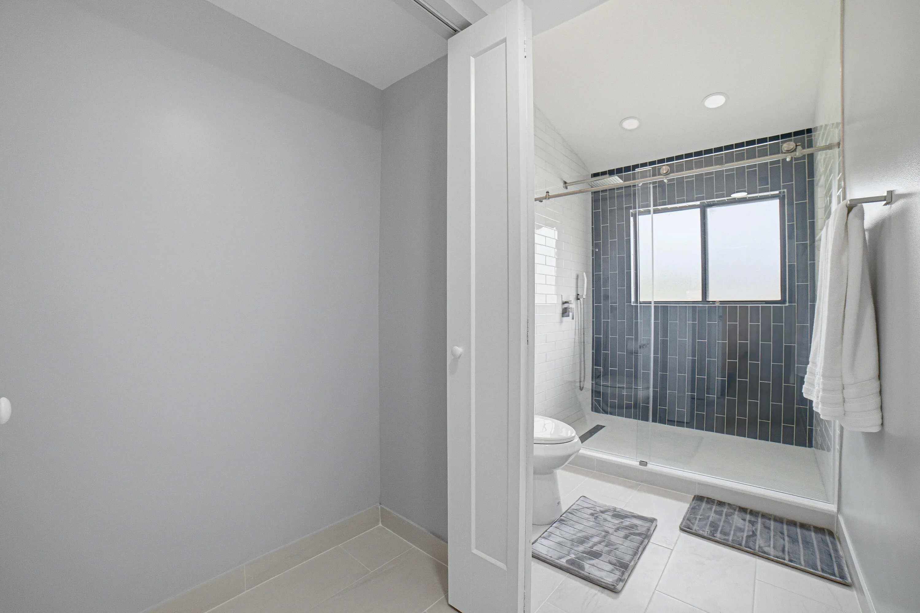 Bedroom1-Bathroom