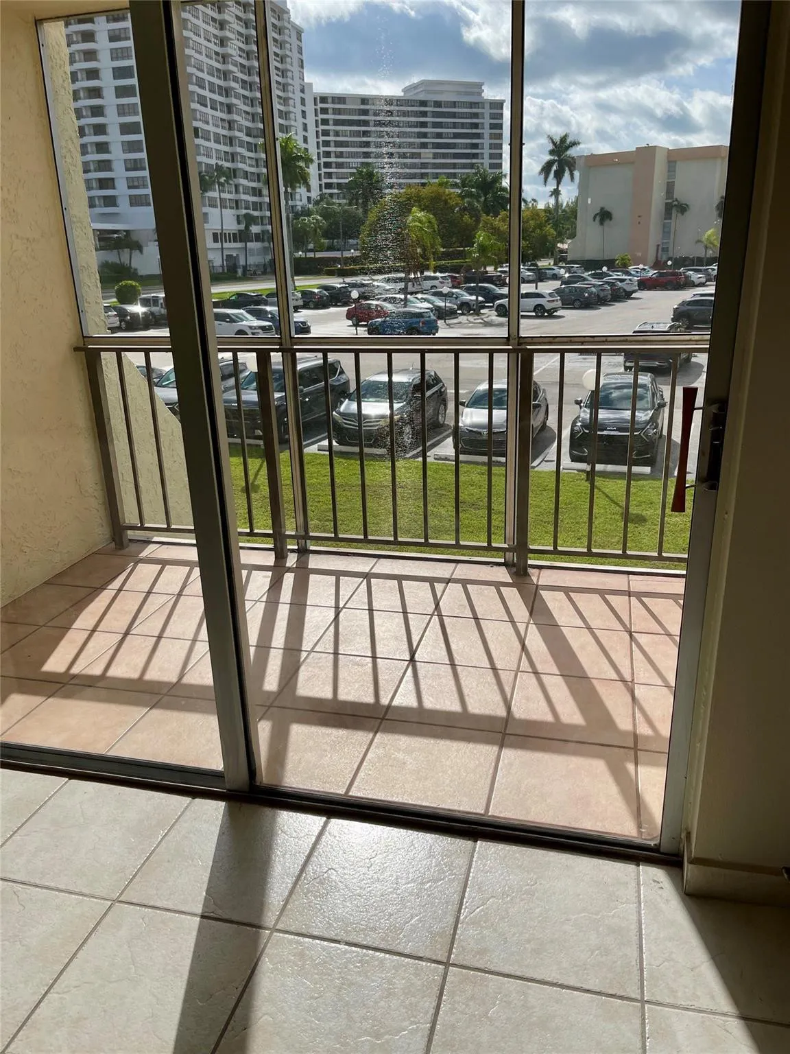 Screened balcony.