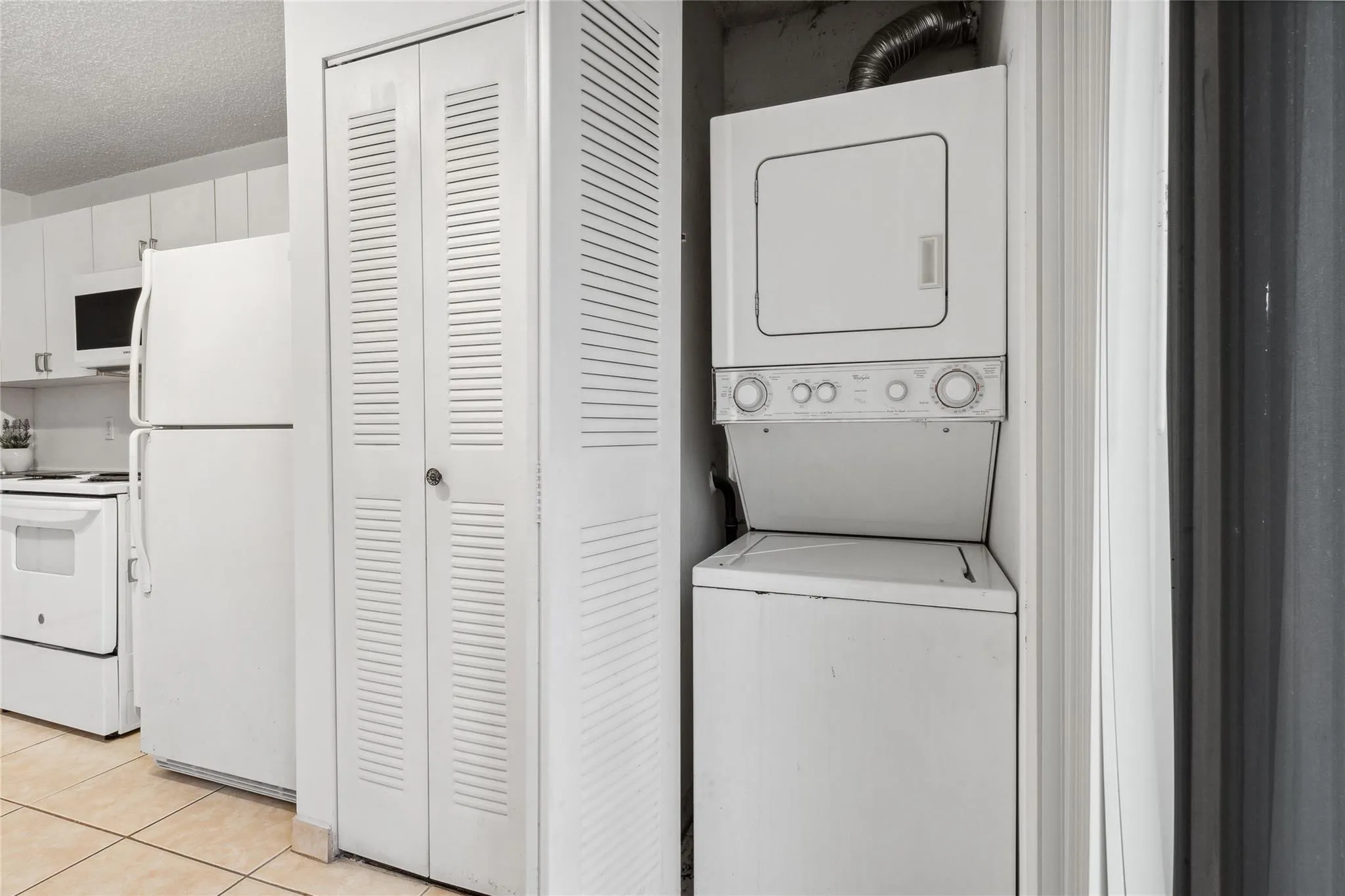 Newer stackable washer/dryer