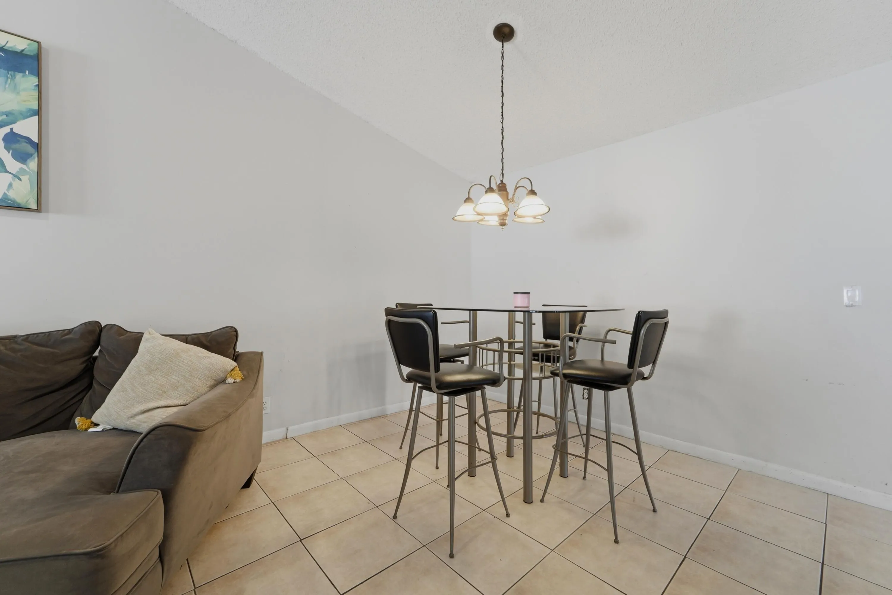 Eat-in Dining Room Area