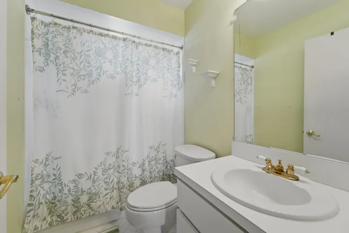 Main Full Bath