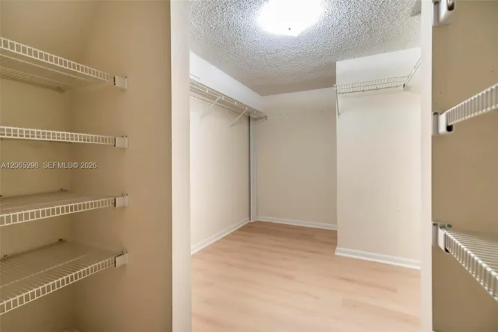 walking closet