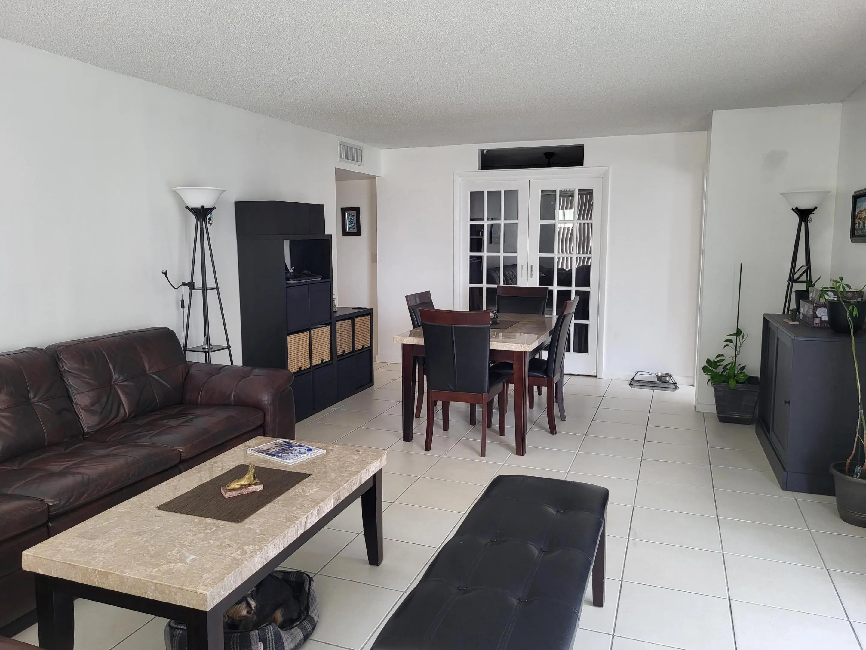 L.Room &Den (5)
