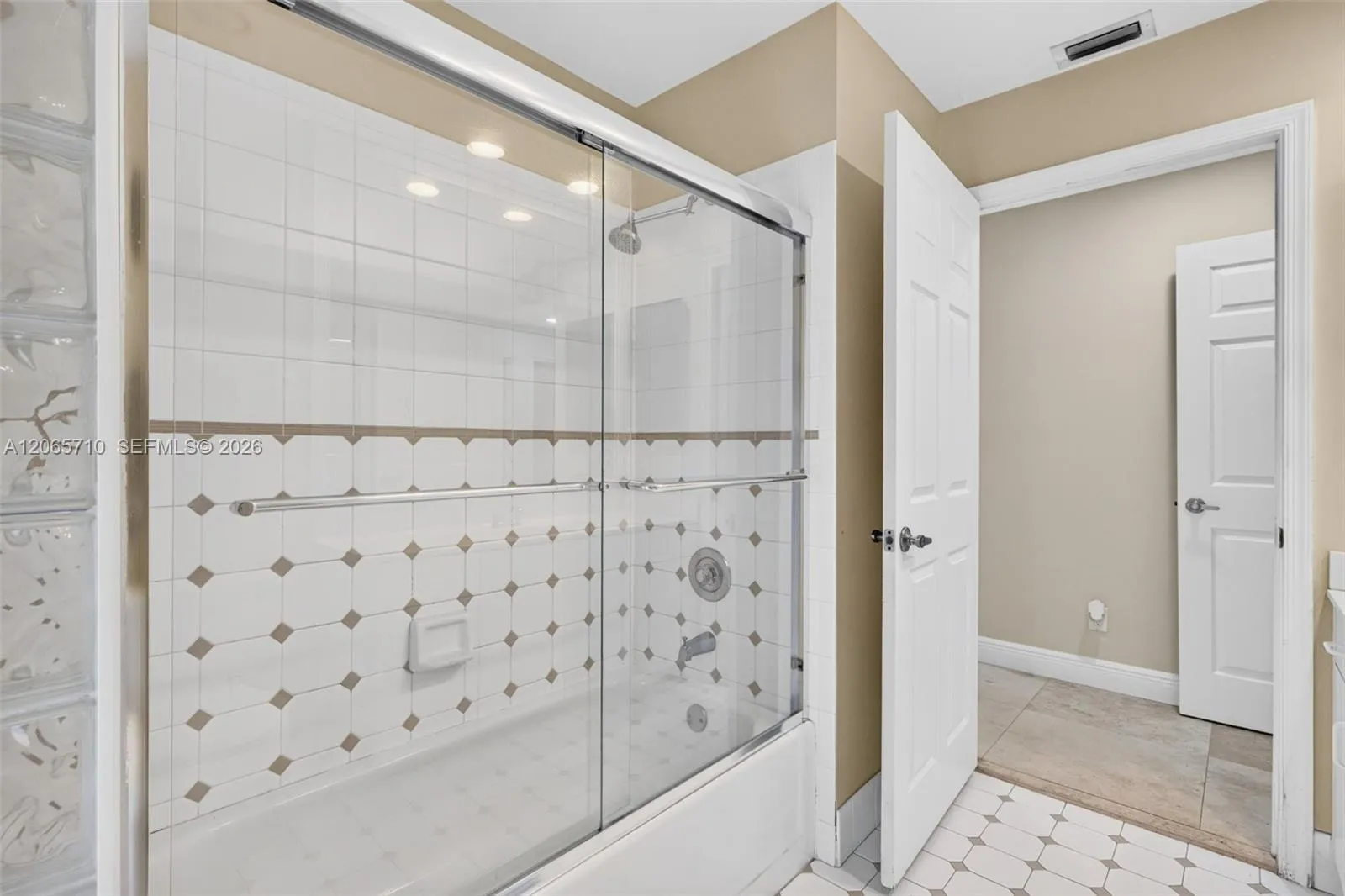 Property photo 111