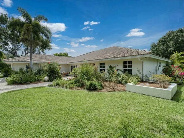 2908_Banyon_Blvd_6_front 3