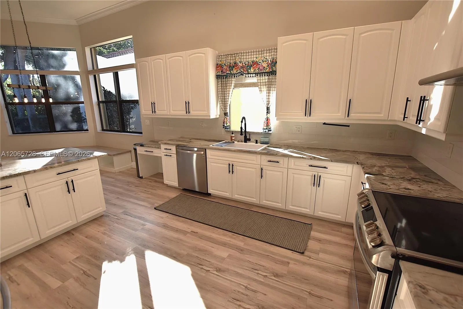 Photo 48