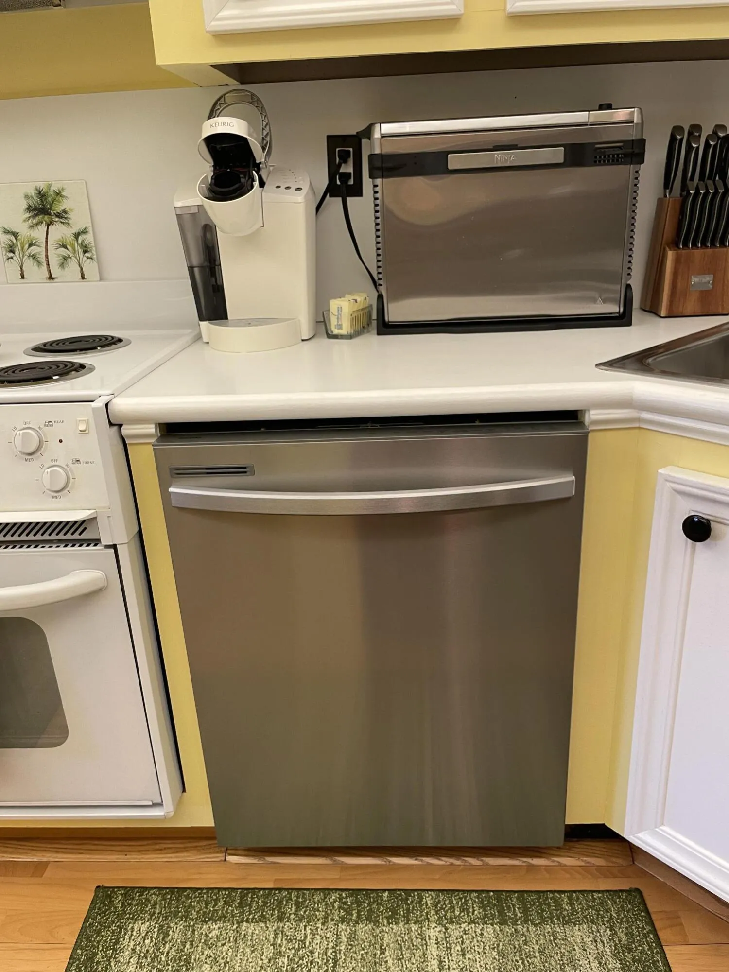 Brand New Stainless Steel Dishwasher installed first week of May 2026.