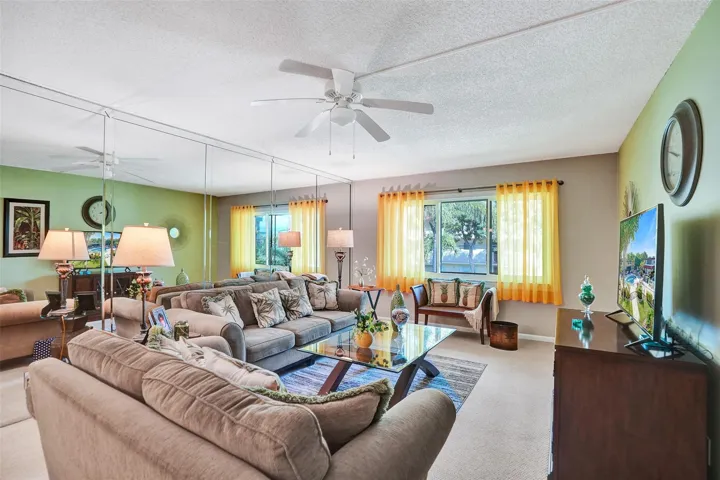Comfortably furnished-light filled room