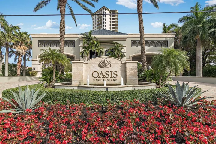 Oasis front entry new small 2