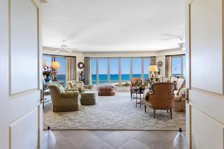 6a living entrance