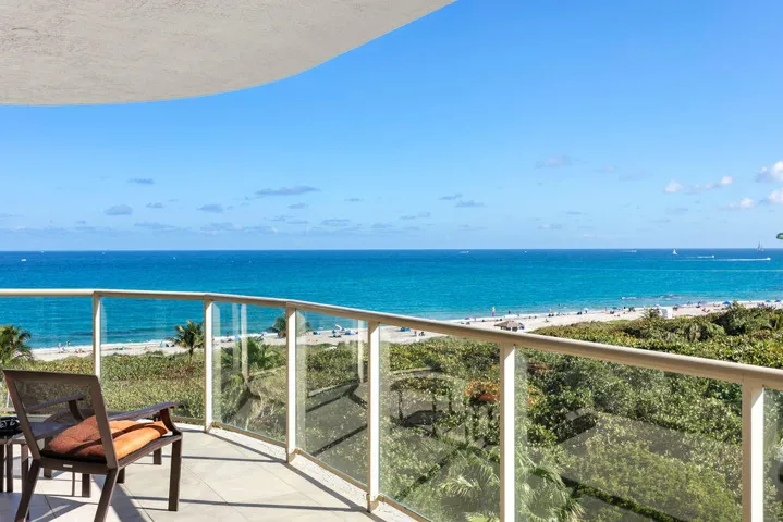 6ab large balcony east