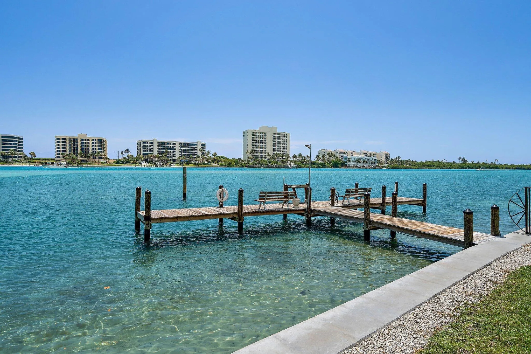 041-19800SandpointeBayDr210-Tequesta-FL-
