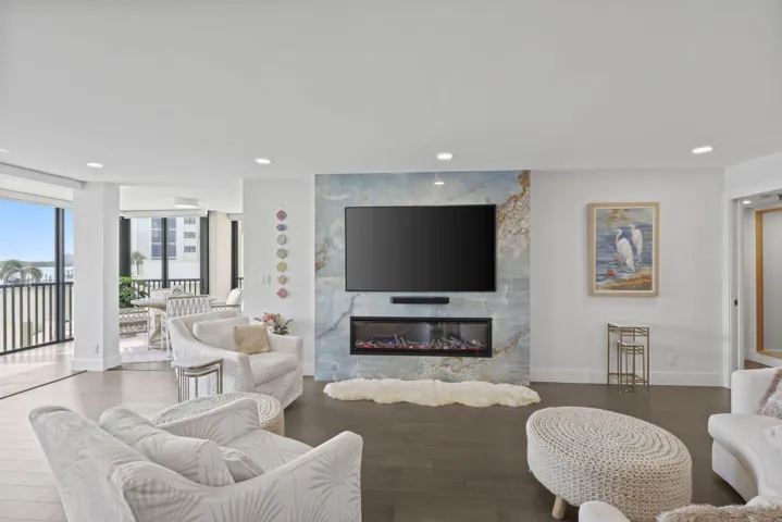 19800 Sandpointe Bay 201 - 4.jpg-SMALL