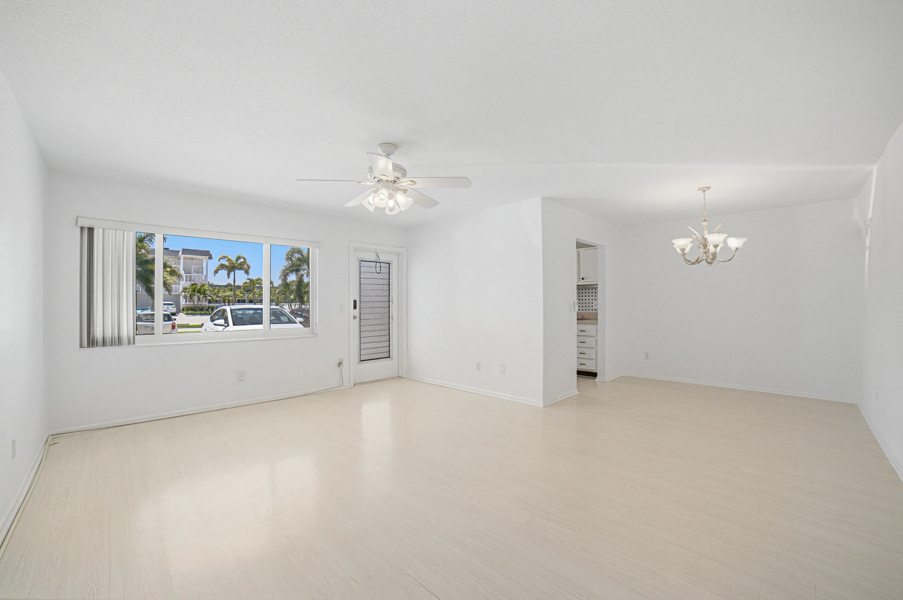 Living & Dining Area