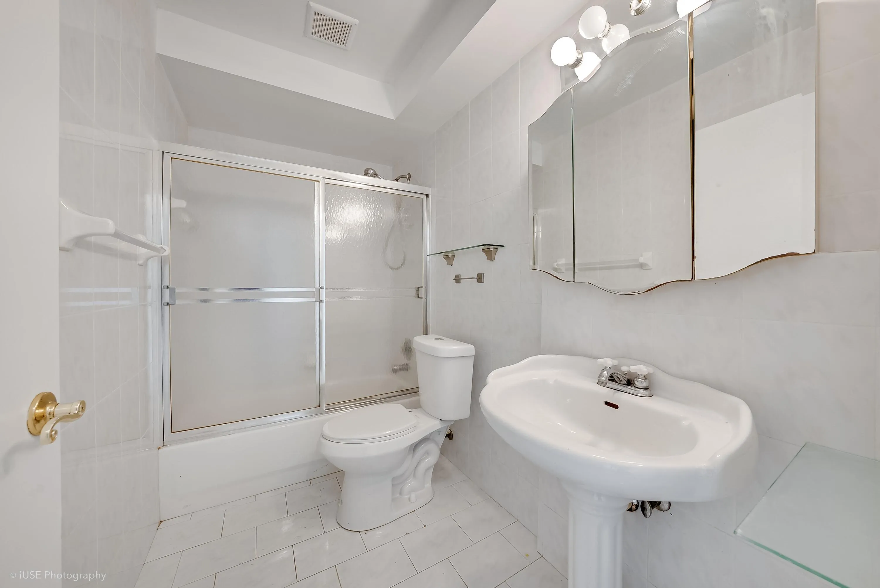 downstairs_guest_bathroom