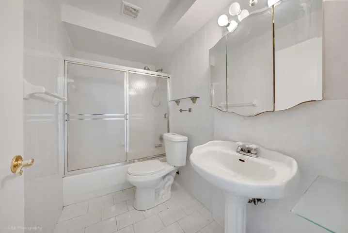downstairs_guest_bathroom
