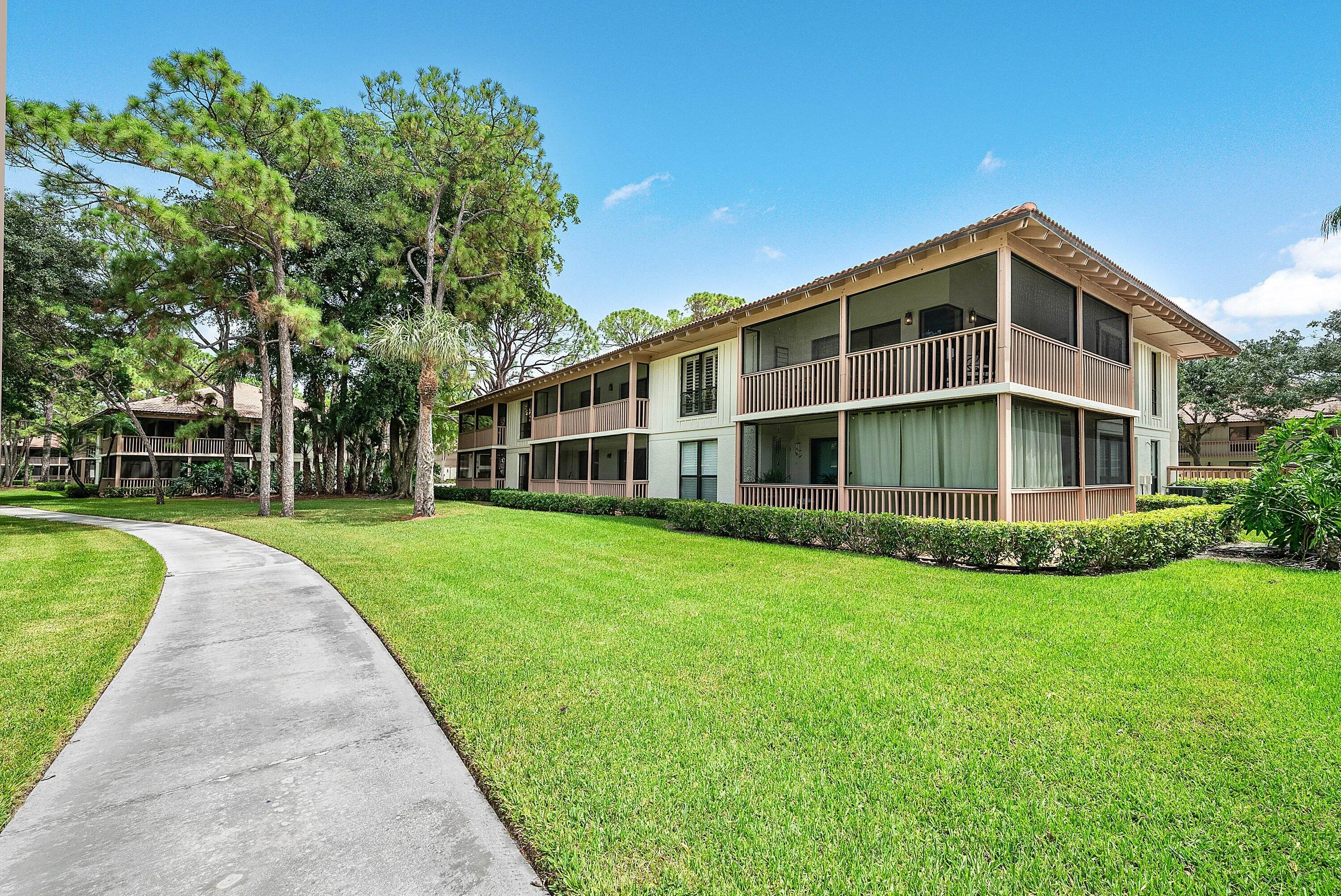 027-523BrackenwoodPlace-PalmBeachGardens