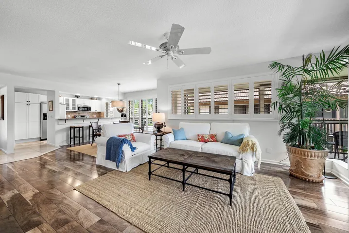 014-523BrackenwoodPlace-PalmBeachGardens