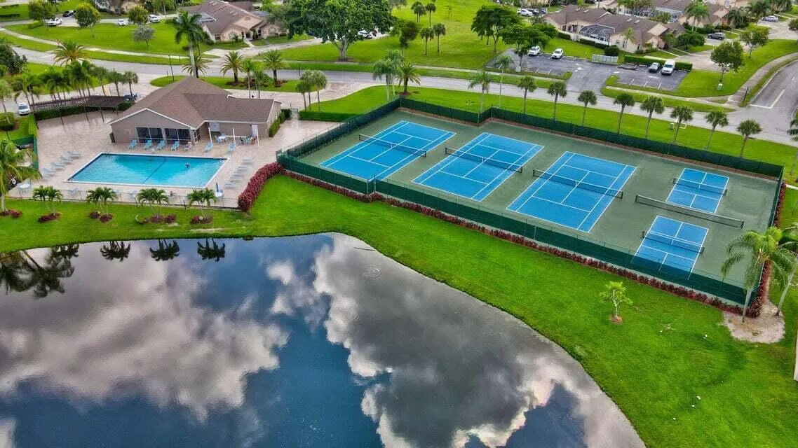 MAIN POOL