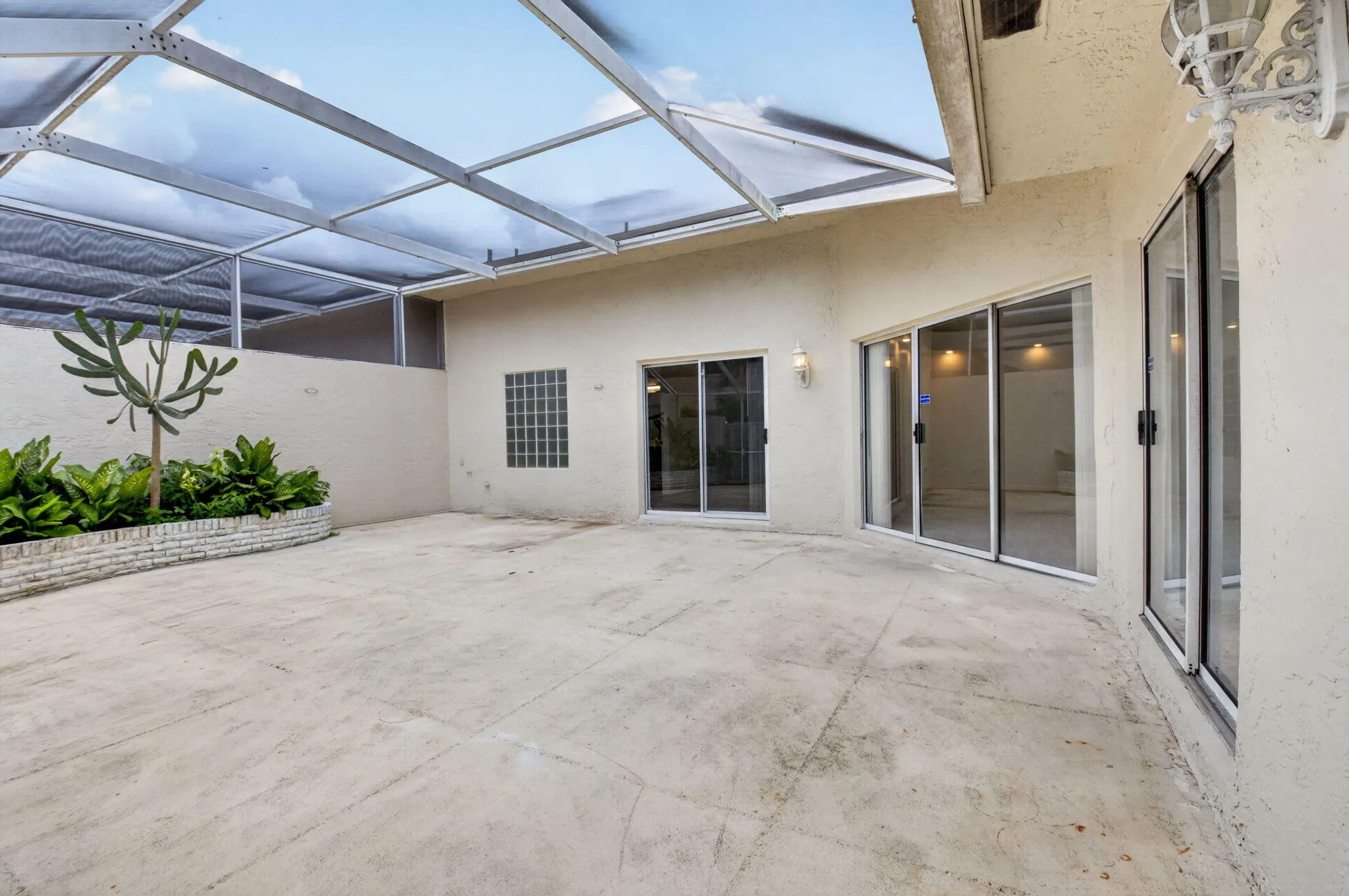 SCREENED PATIO