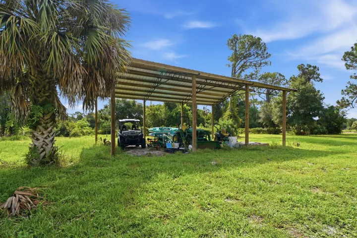 Equipment pole barn