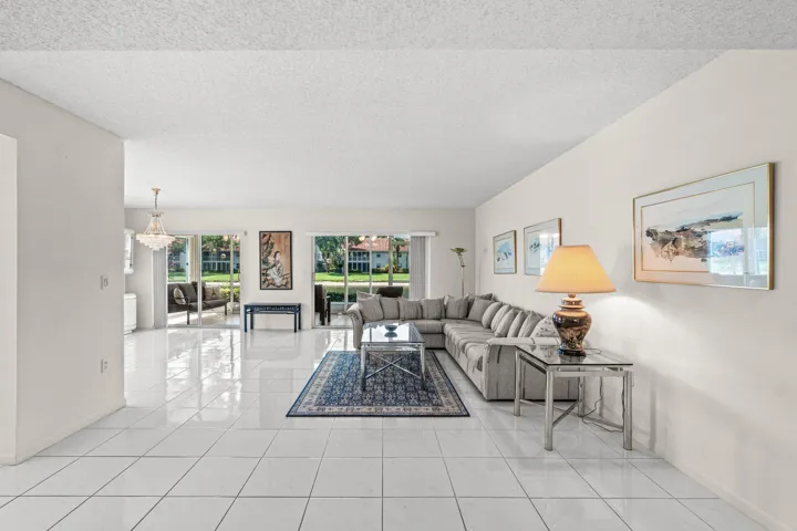 005-7408LakeMeadowWay-101-BoyntonBeach-F