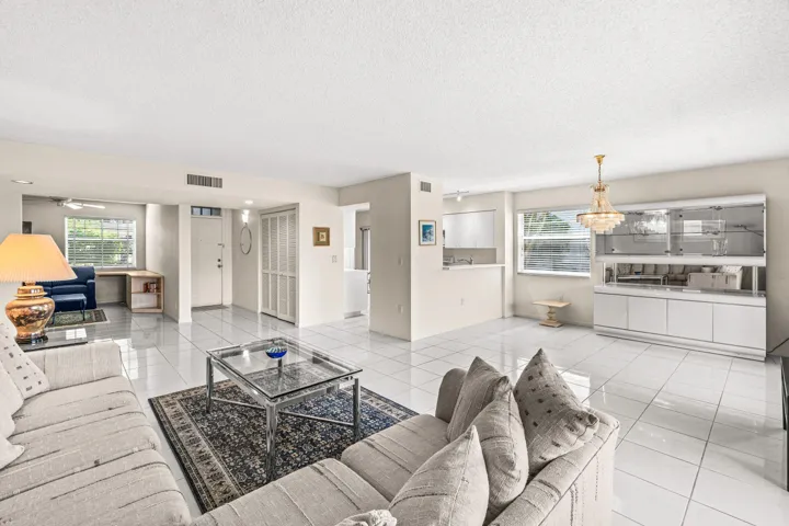 018-7408LakeMeadowWay-101-BoyntonBeach-F