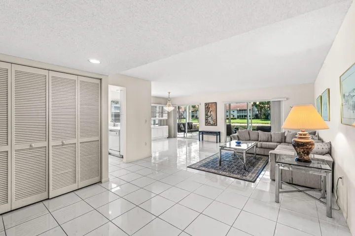 006-7408LakeMeadowWay-101-BoyntonBeach-F