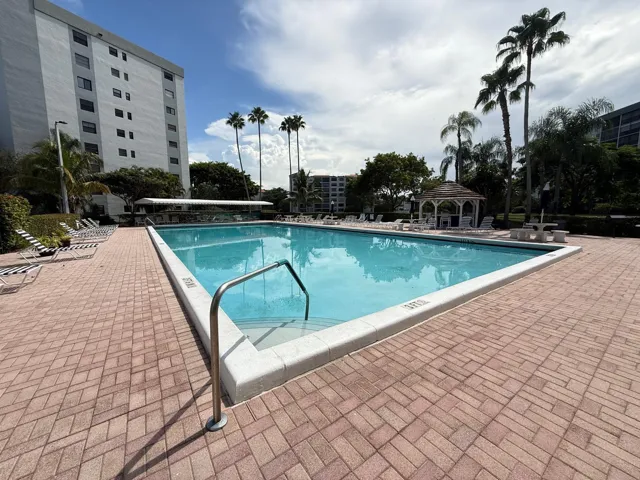 Island Pool
