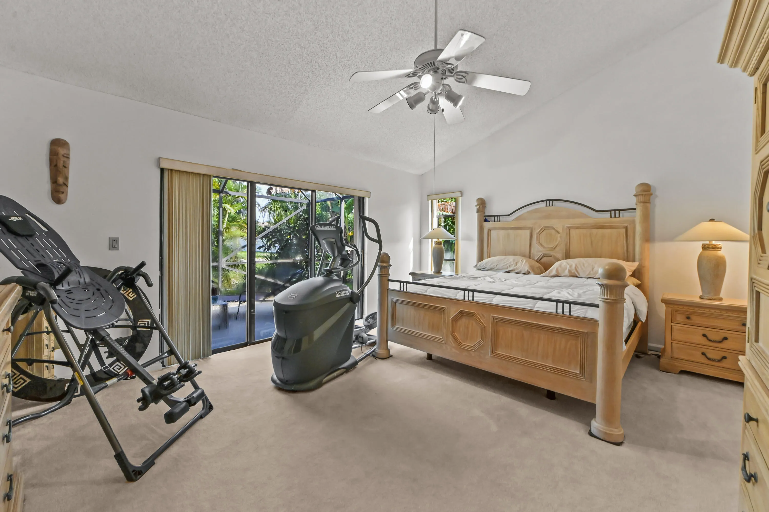 23 Bedroom 01