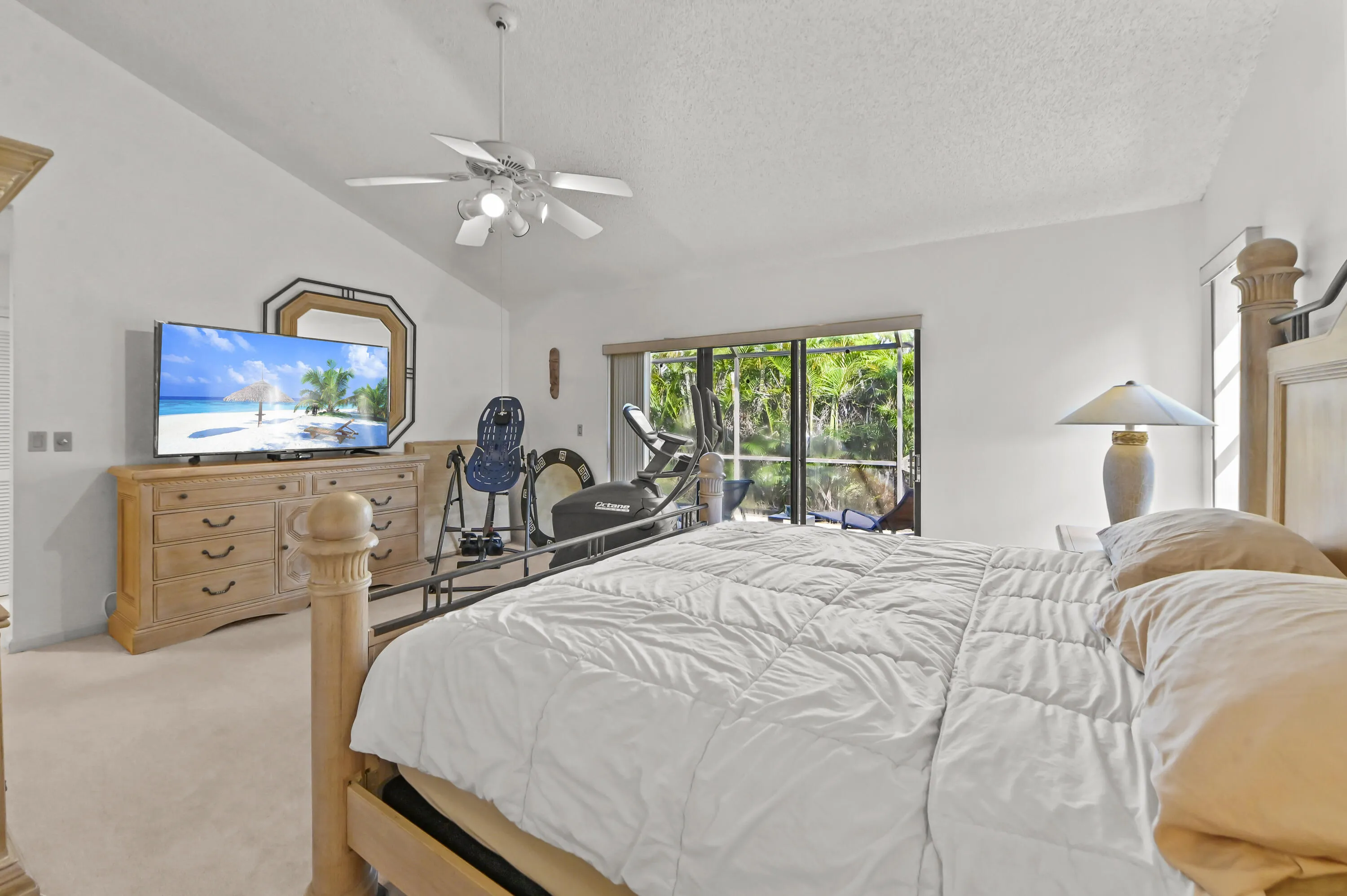 24 Bedroom 02