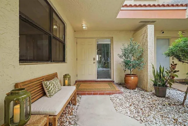 Private entry- welcome home.