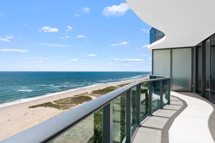 SE Balcony View