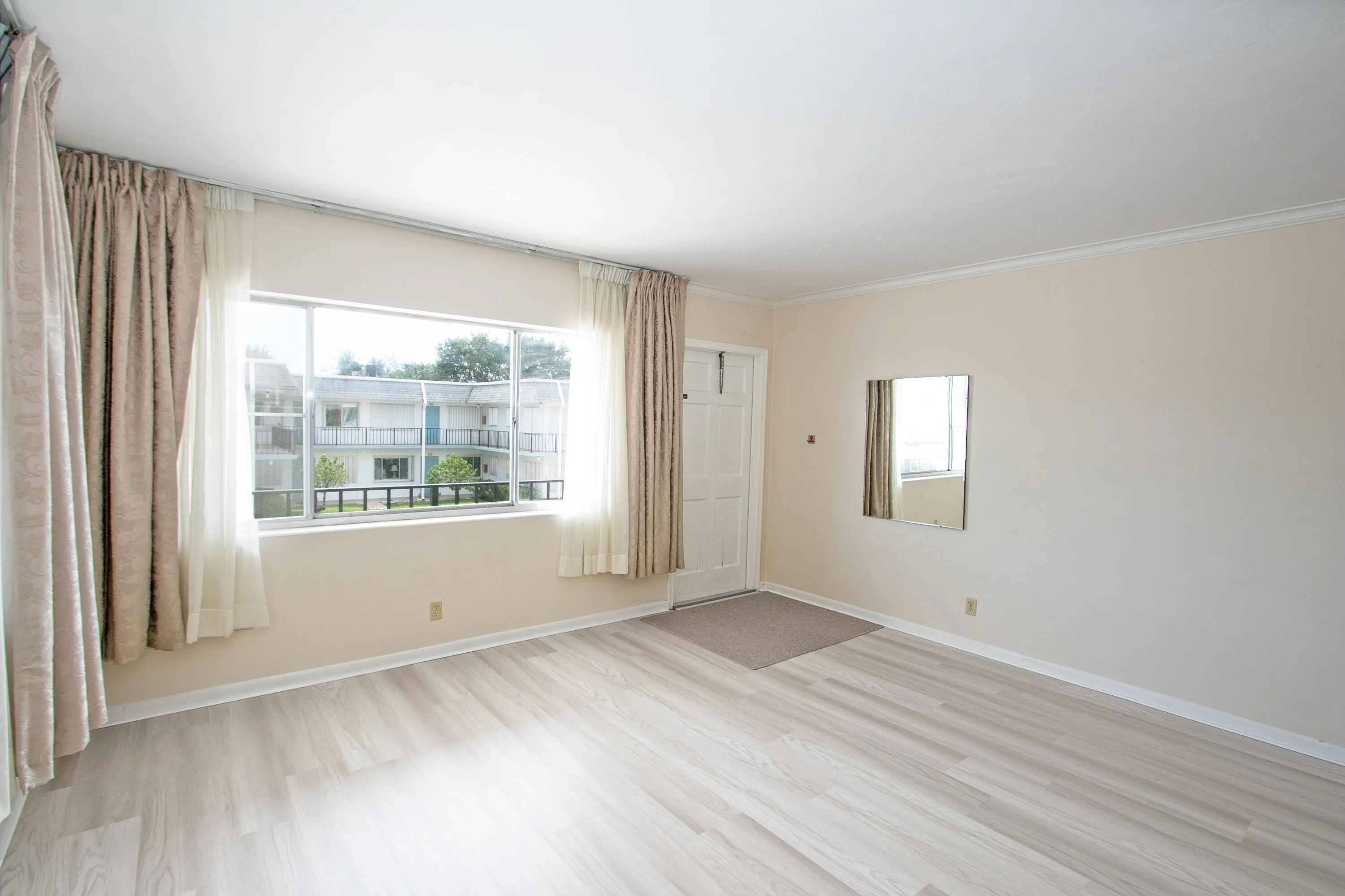 Murry-Hills-208-building4-8