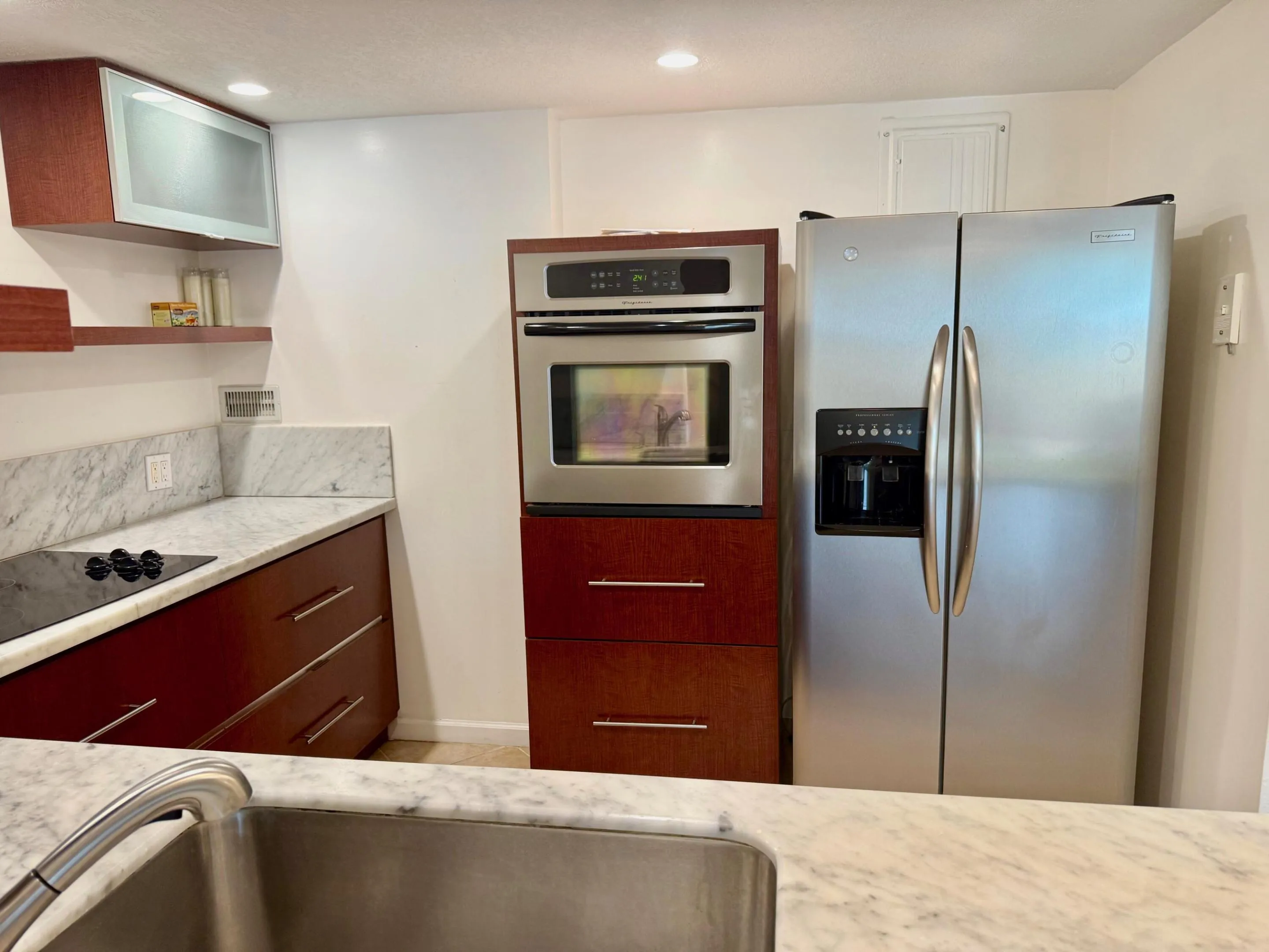Kitchen - separate range & cook-top