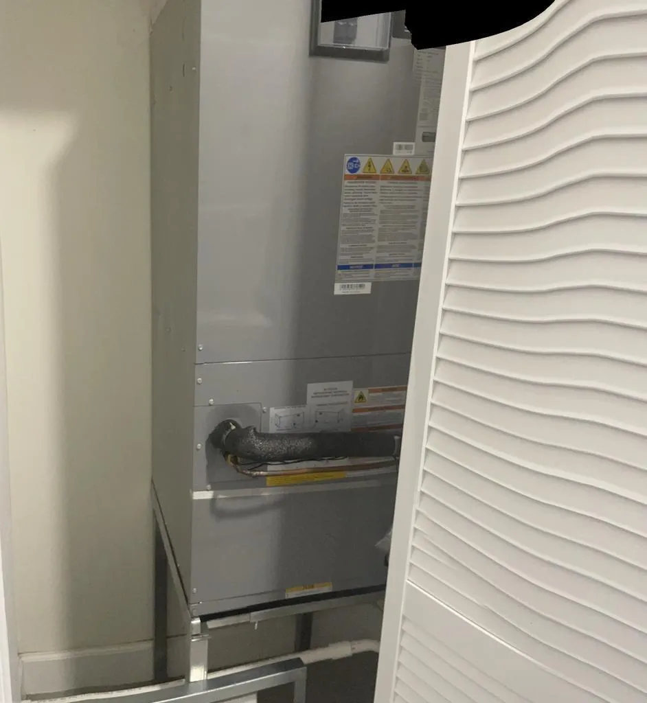 AC CLOSET