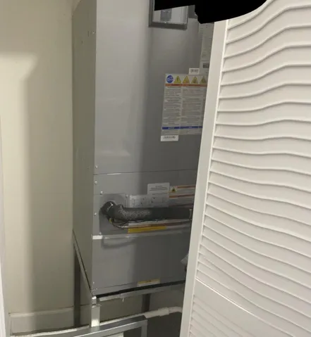 AC CLOSET