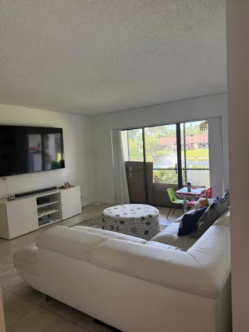 Livingroom3