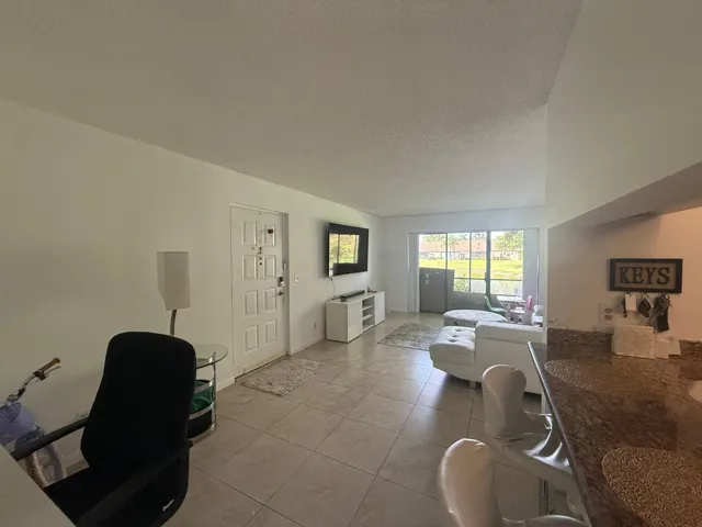 Livingroom2