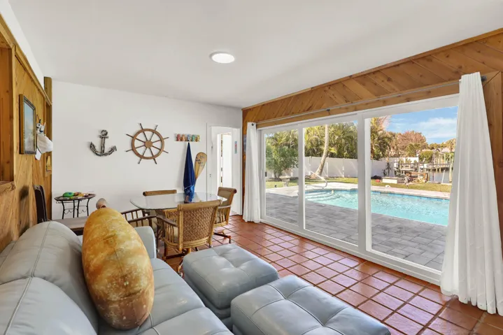 1902_Mimosa_Ave-30