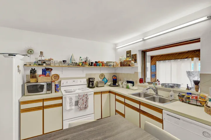 1902_Mimosa_Ave-24