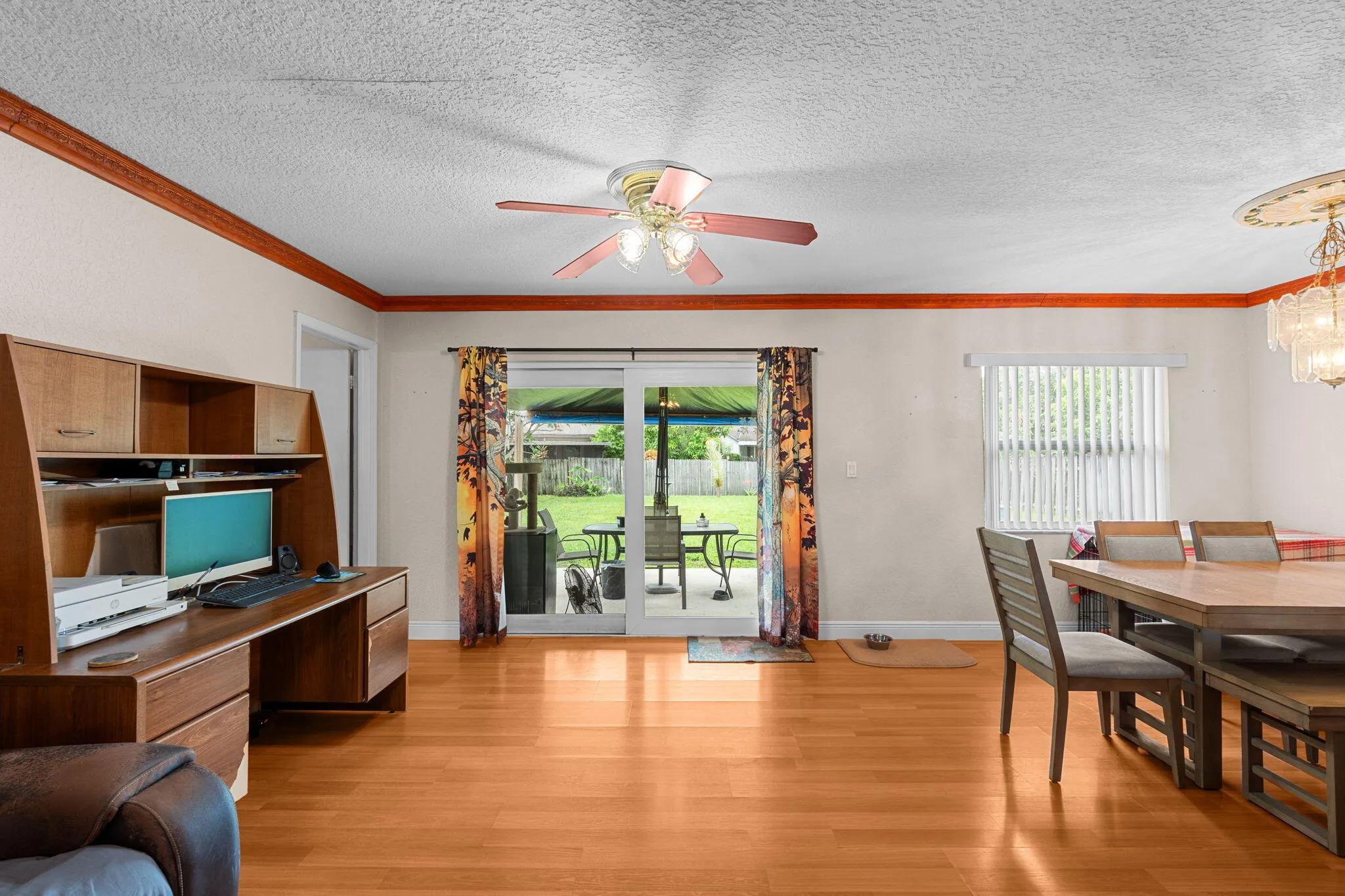 13-web-or-mls-A7404458