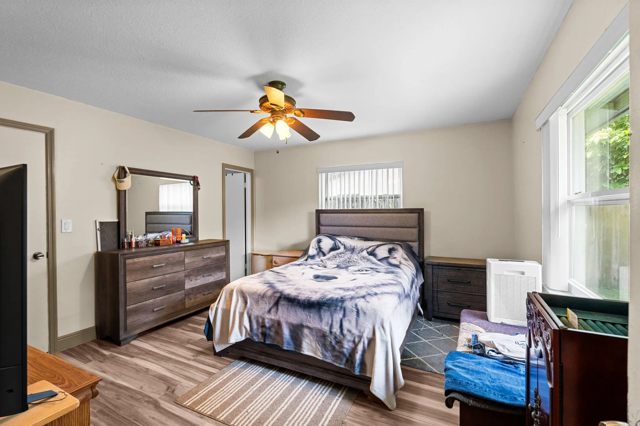 25-web-or-mls-A7404420